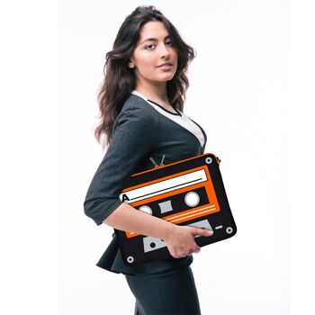 Digittrade LS132-17 Old School Designer housse de protection pour ordinateurs portables et notebooks avec une taille d'écran de 43,9 cm (17,3 pouces) orange-noir 3