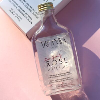 Agua de rosas de cuarzo rosa