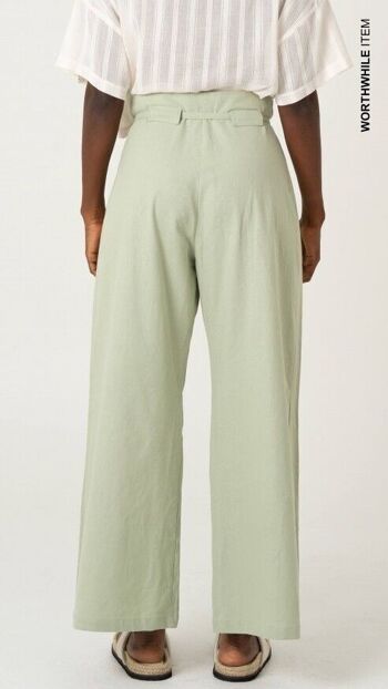 Pantalon vert tendre / Au bord de la mer 4