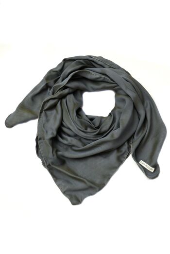 Foulard en soie scintillant gris-bleu 1