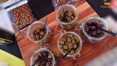 Assortiment 5 variétés d'olives * ce code particulier a cinq olives différentes ,cinq sacs sous vide différents de 250 grammes chacun. Le but est que le professionnel puisse le commander et le tester .une fois