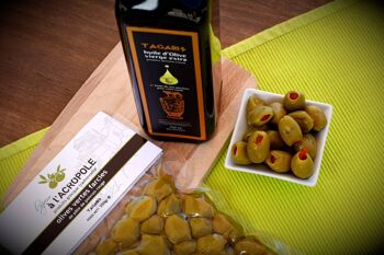 Olives vertes farcies aux poivrons rouges 1