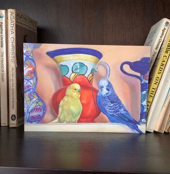 Carte de voeux de peinture à l'huile de perruche, céramique d'art déco, perruche bleue, perruche jaune, nature morte, cruche d'oiseau 1
