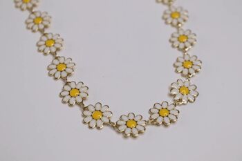 COLLIER BLANC DAISIES ONLY 1