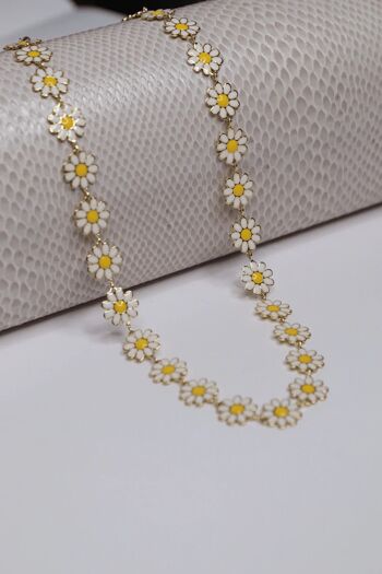 COLLIER BLANC DAISIES ONLY 2