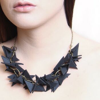 COLLIER SOUPLE TRIANGLES NOIRS Bronze Antique 1