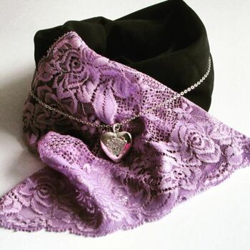 Écharpe noire de style vintage avec bordure en dentelle lilas 3