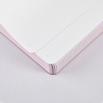 OX - Graphique L | carnet nuuna A5+ | Grille de points de 3,5 mm | Papier premium 120 g | cuir rose | produit durablement en Allemagne 3