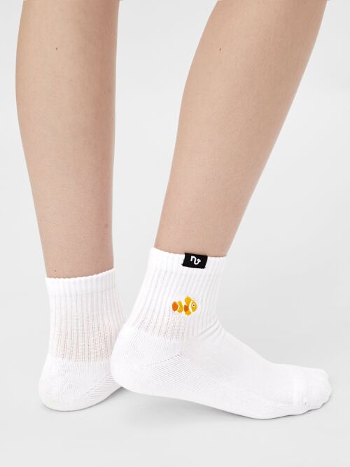 Bio-Socken mit Clownfisch - Weiße Sneaker-Socken mit gesticktem Fisch, Nemo