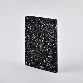 Voie Lactée - Graphique L | carnet nuuna A5+ | Journal pointillé | Grille de points de 3,5 mm | 256 pages numérotées | Papier premium 120g | cuir noir | produit durablement en Allemagne 2