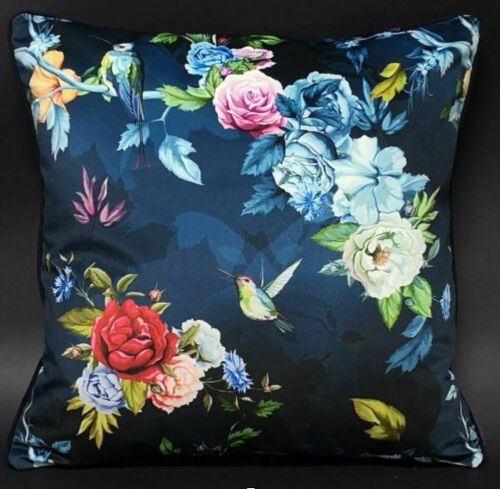 Hummingbirds decorative Cushion 45