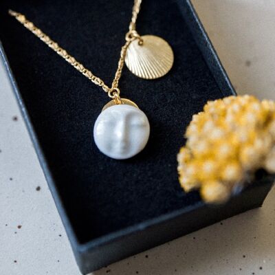 MOON necklace gilded with fine gold
