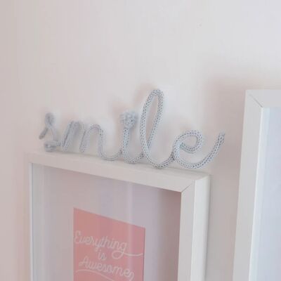 Smile Wire Knitted Word