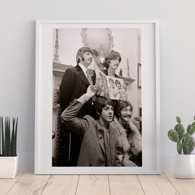 I Beatles sorreggono il sergente. Pepper Record - Stampa artistica