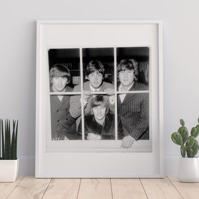 Die Beatles – durch ein Fenster – 11 x 14 Zoll Premium-Kunstdruck