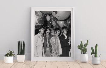 The Beatles - Tenant des ballons - 11X14" Premium Art Print