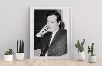 Le directeur des Beatles - Brian Epstein - Impression artistique Premium