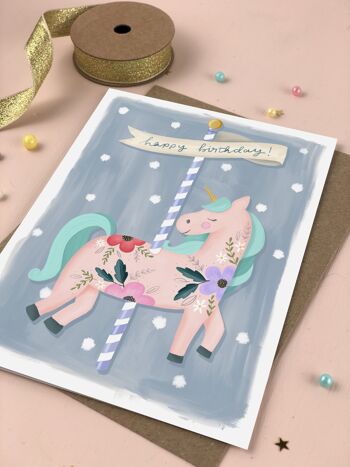 Carte d'anniversaire de carrousel de licorne 2