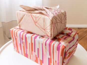Ensemble furoshiki en coton coloré (beige, violet, rouge, rose), 2 tailles (ensemble n°1 : rayures 70cm + lowpoly 50cm) 3