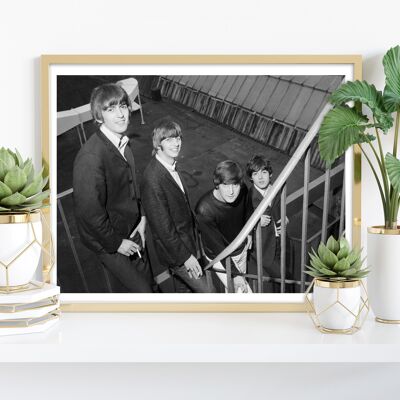The Beatles de pie en las escaleras - 11X14" Premium Art Print