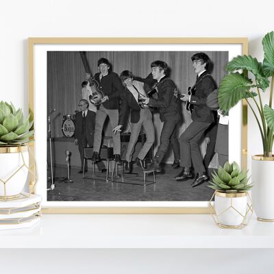 The Beatles - Jumping On Stage - Stampa artistica premium 11 x 14".
