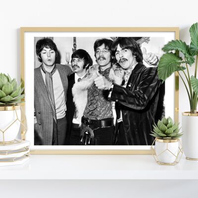 Les Beatles - Thumbs Up - 11X14" Premium Art Print