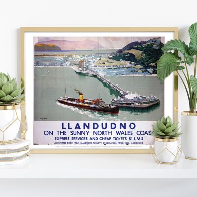 Llandudno, côte nord du Pays de Galles - 11X14" Premium Art Print