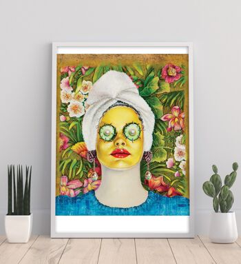 Fille avec masque doré - 11X14" Art Print