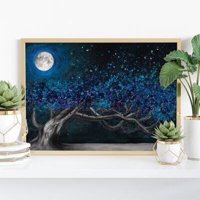 Leuchtender Mitternachtsbaum – 11 x 14 Zoll Kunstdruck von Ashvin Harrison
