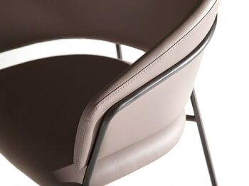 Chaise de salle à manger rembourrée en similicuir et structure de pieds en acier peint en époxy noir, modèle 4088 5