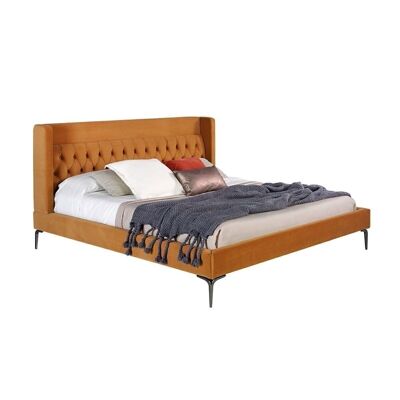 Cama con estructura en madera maciza de pino tapizada en tela capitoné aterciopelada color mostaza,  Estructura de patas en acero pulido,  Somier multilamas de madera de pino incluido, modelo 7124