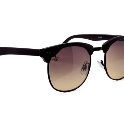 ESTILO CLUBMASTER EN NEGRO CON LENTES DEGRADADOS