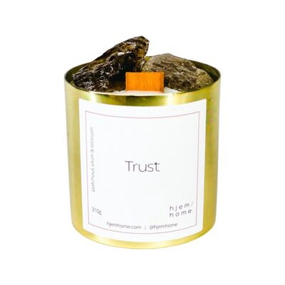Smokey Quartz Infused TRUST Candle | Patchouli Plum + Blossom