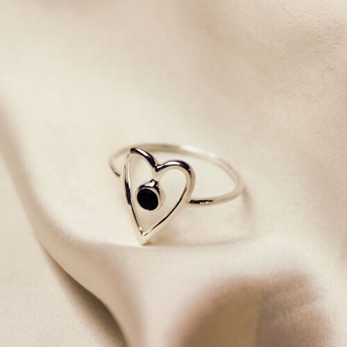 Venus ring – heart onyx silver