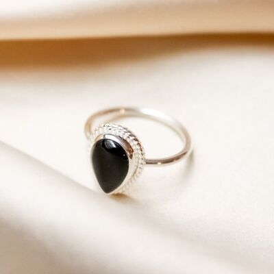 Scarlett ring - goddess onyx silver