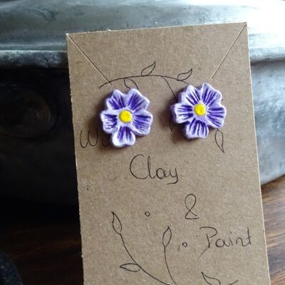 Tachuelas de flores nomeolvides, pequeñas tachuelas de arcilla floral - púrpura