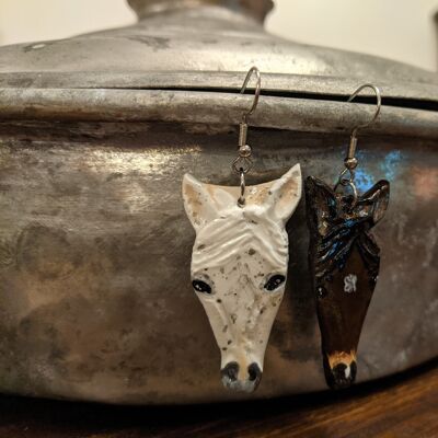 Boucles d'oreilles en argile sculptée chevaux, boucles d'oreilles animaux