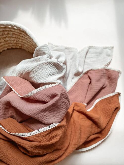 Swaddle blanket / Cotton + Lace