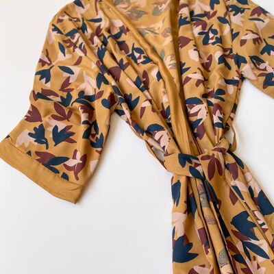 Viskose-Robe / braune Blätter