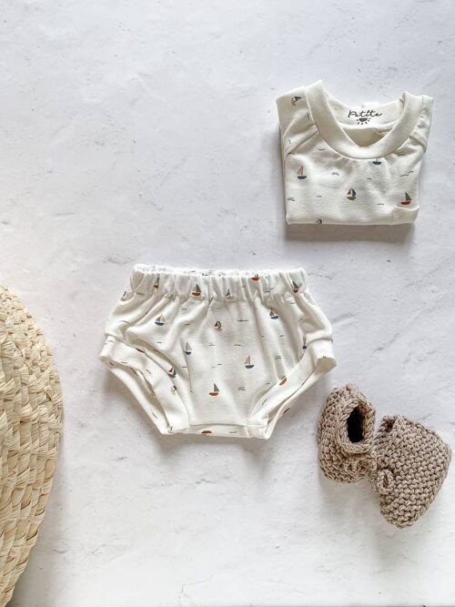Baby girl shorts / sailboat