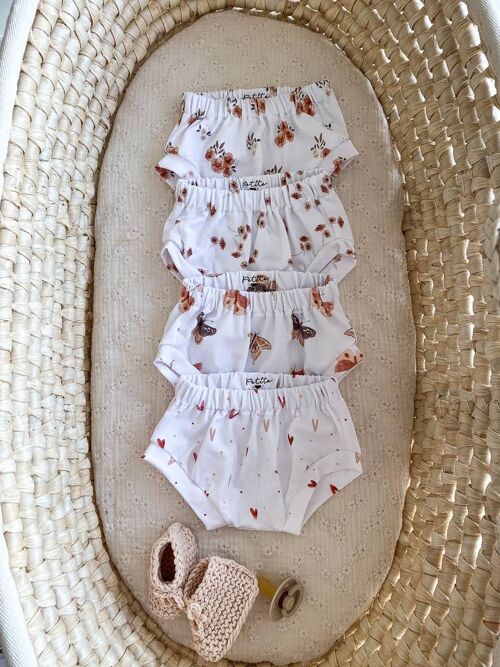 Baby shorts / girly prints Daisy