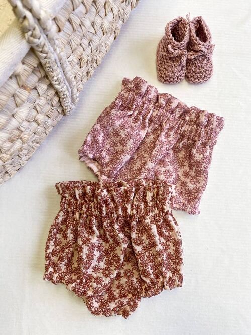 Baby bloomers / embroidered