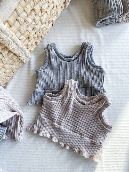 Baby girl top / ruffle knit