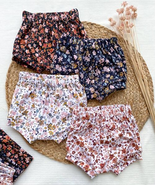 Baby shorts / floral