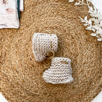 Knitted Baby booties / Creamy + caramel