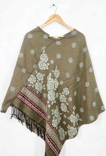 Poncho à motifs fleuri 2