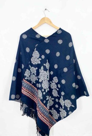 Poncho à motifs fleuri 1