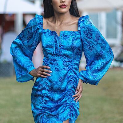 Mandi Blaues, langärmliges Kleid aus Satin mit Blumenmuster