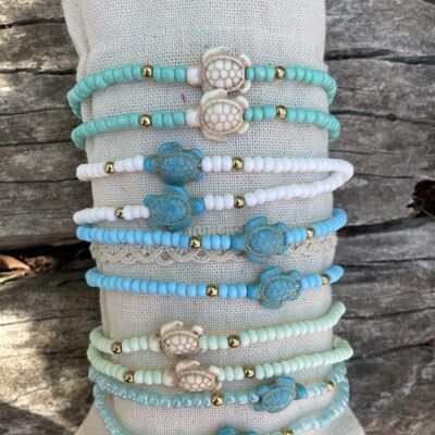 Lot of 10 pearl and sea turtle anklets