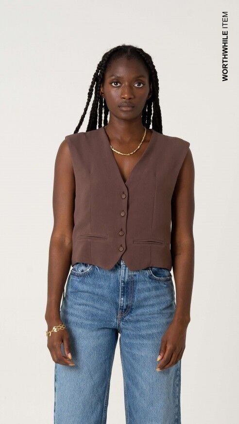 Gilet color cioccolato con scollo a V / Business casual